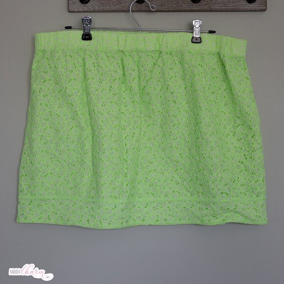 J. Crew Green Floral Eyelet Skirt - Picture 2 of 4